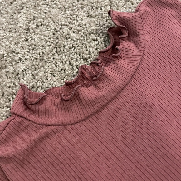 Torrid Dusty Rose Ruffled Turtle Neck - Picture 2 of 6